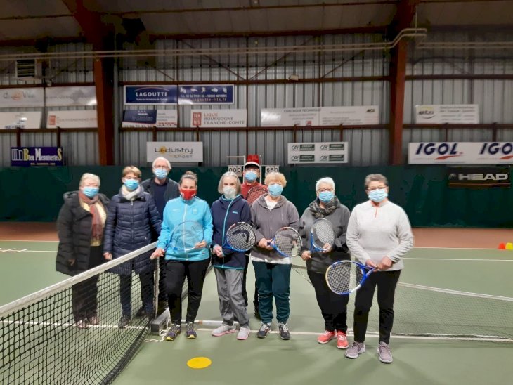 Le tennis santé, une nouvelle activité physique adaptée à tous !